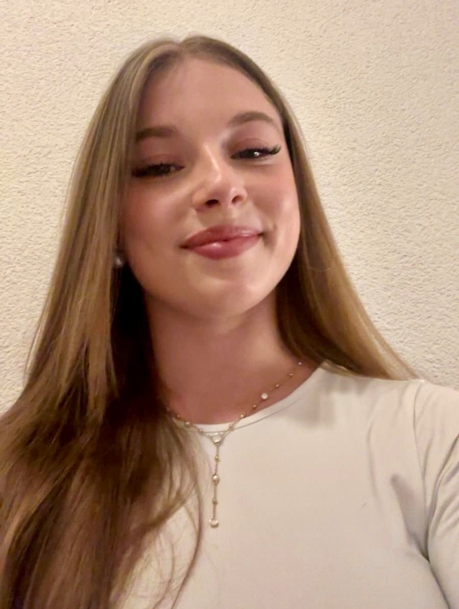 Jana Locher.jpg